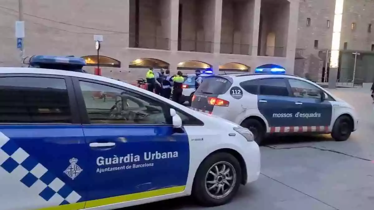 Imatge d'un dispositiu policial a Barcelona