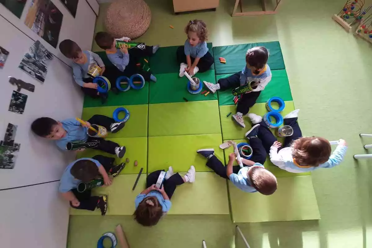 Alumnes de la llar d'infants del col·legi Claret de Valls a classe