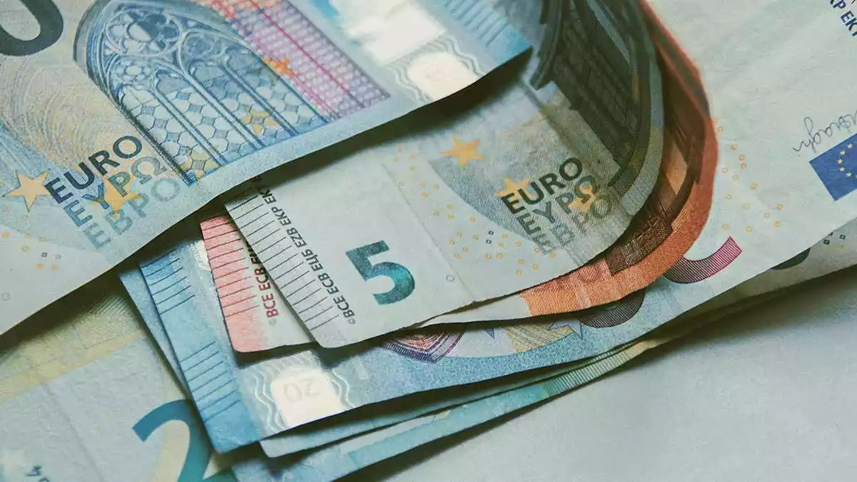 Imatge d'arxiu de diversos bitllets d'euro