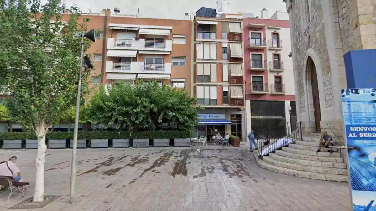 Imatge de la plaça de Bonet, al Serrallo de Tarragona, on hi ha hagut un incendi a l'immoble situat al número 11