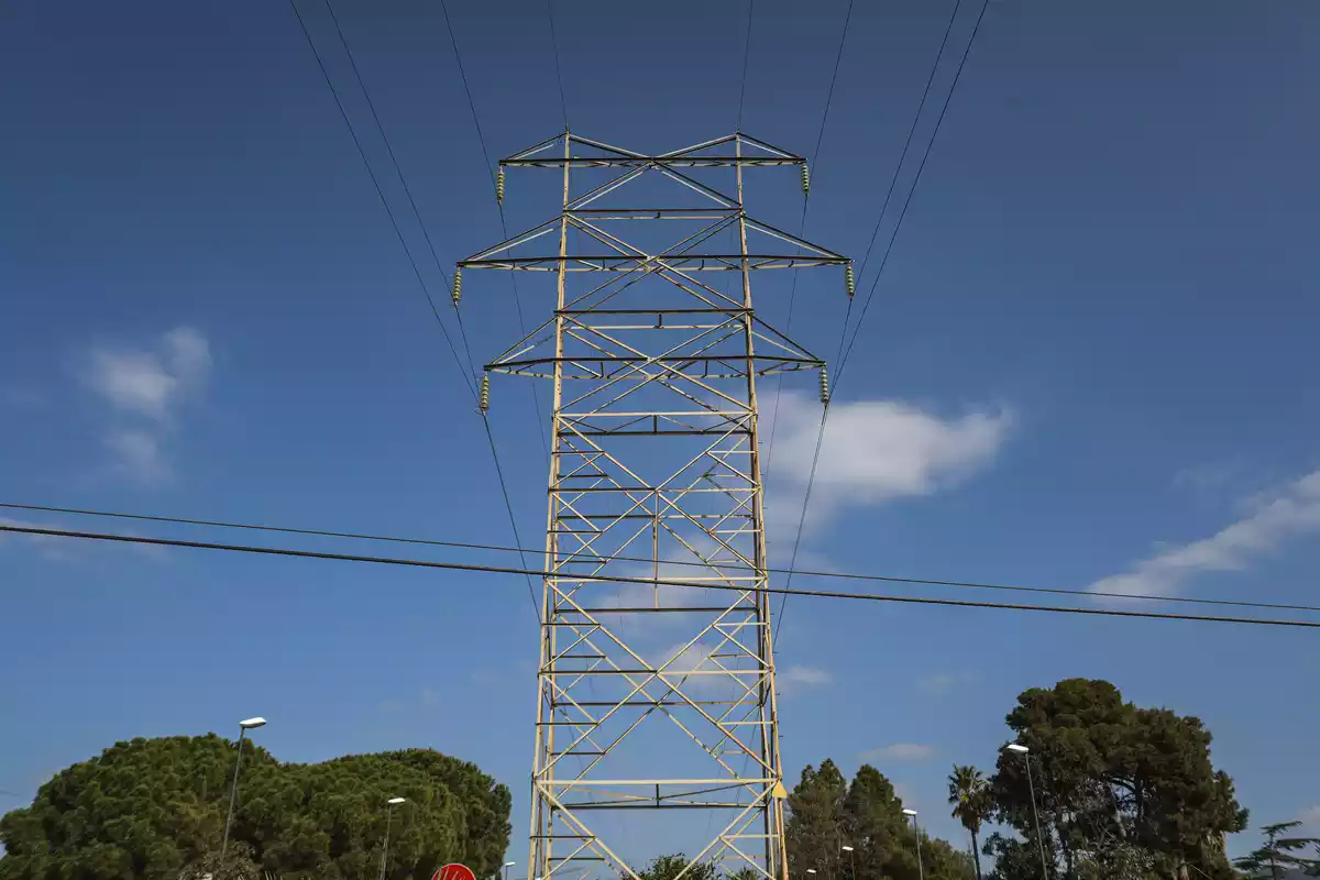Imatge d'una torre elèctrica
