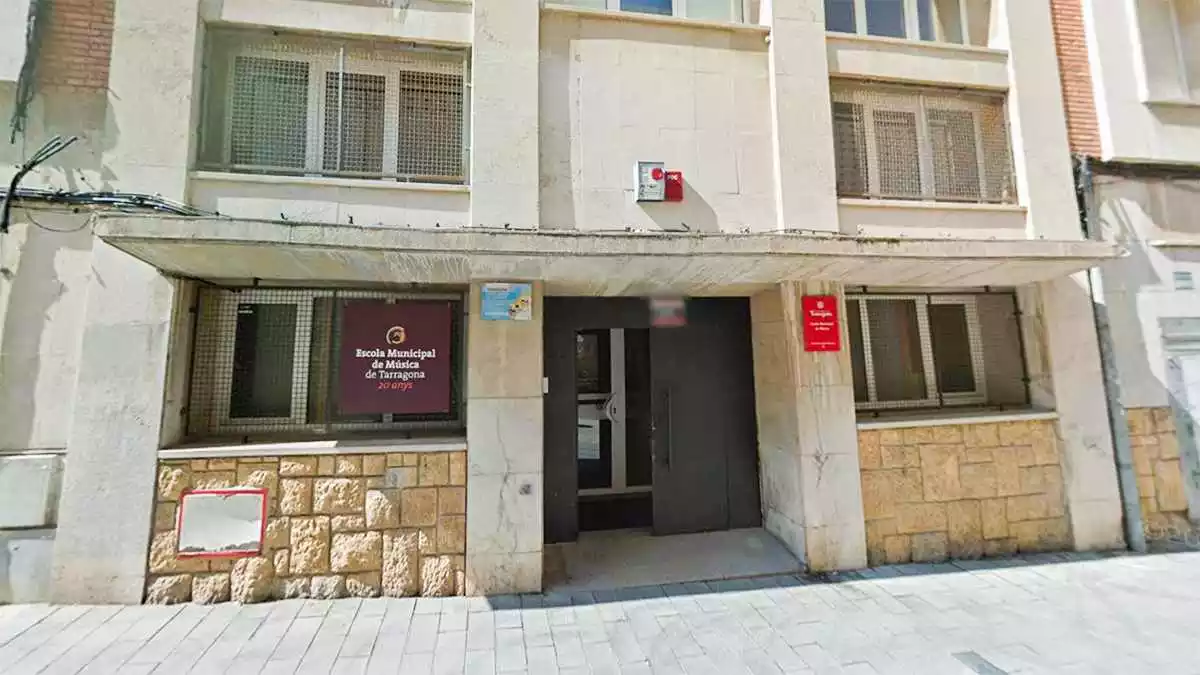 Imatge de l'edifici de l'Escola Municipal de Música de Tarragona del carrer d'Armanyà