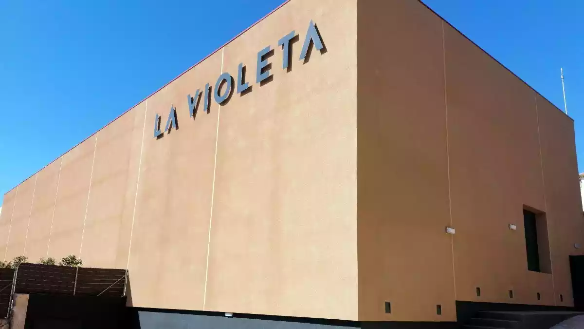 Imatge de l'exterior del casal municipal 'La Violeta' d'Altafulla