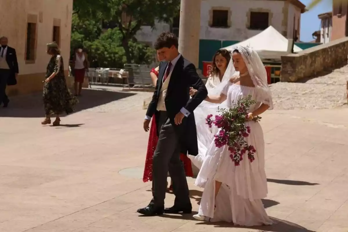 Ana Maura de Suelves i Ignacio Suárez-Zuloaga Ruyra es van casar dissabte a Altafulla