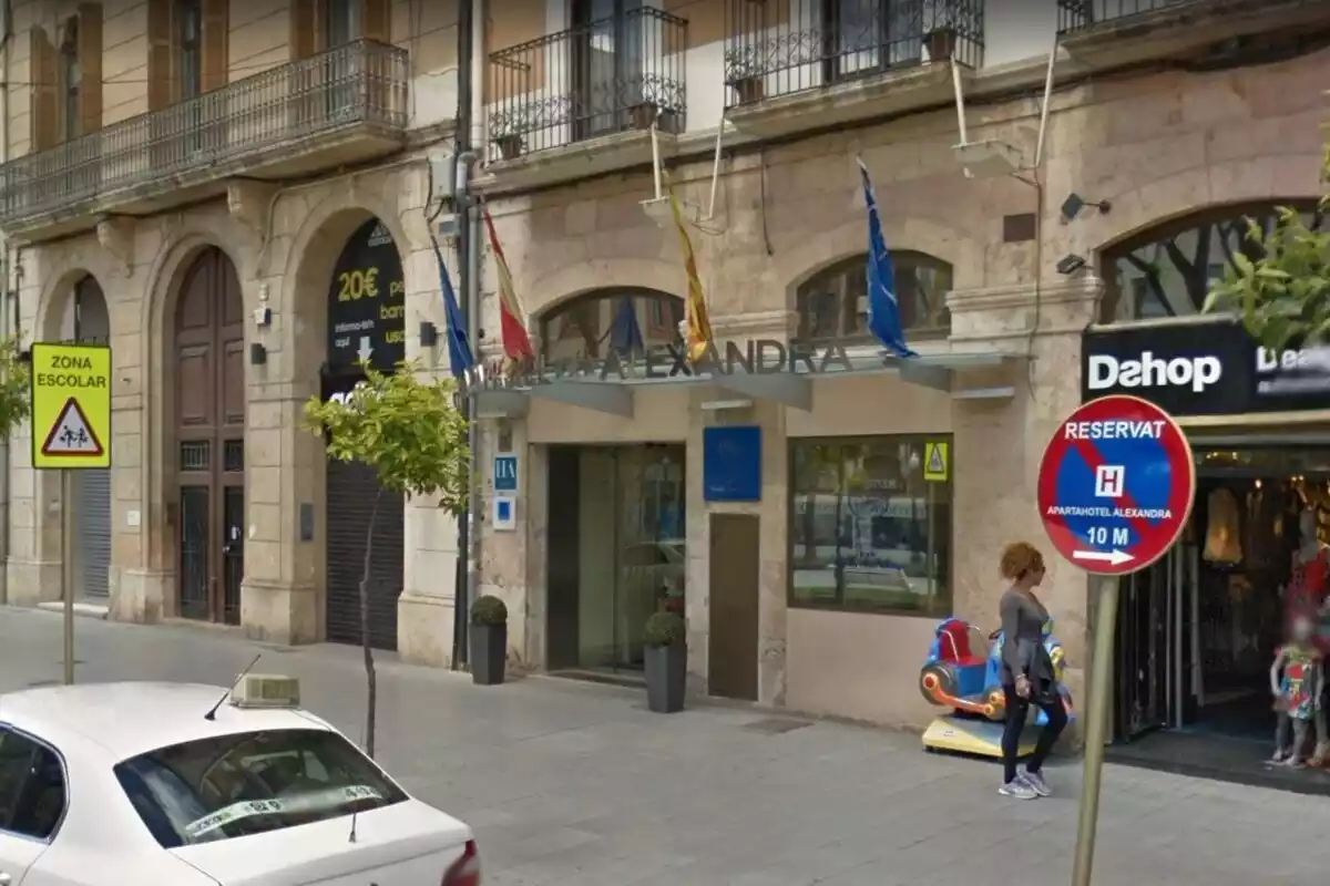 Imatge de la façana de l'Aparthotel Alexandra de Tarragona