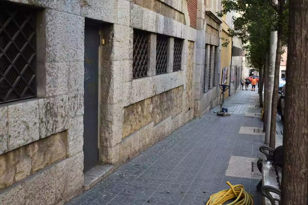 Imatge dels operaris de neteja de Tarragona al carrer Gasòmetre