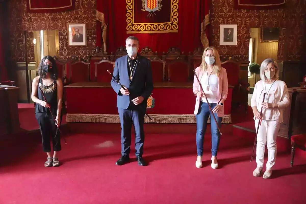 Pla sencer de l'alcalde de Tarragona, Pau Ricomà, acompanyat de les noves tinents d'alcalde Eva Miguel, Cristina Guzmán i Elvira Vidal