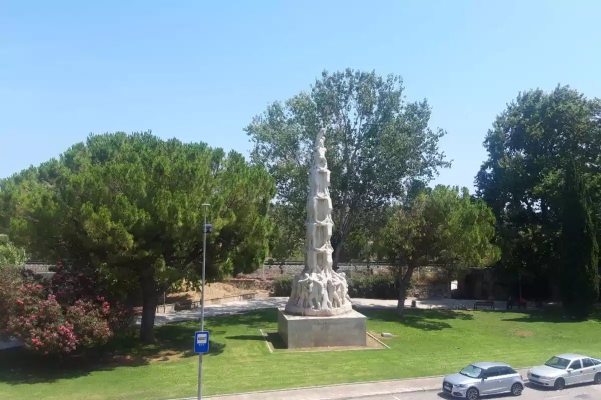 El Monument als Castellers de Josep Cañas.