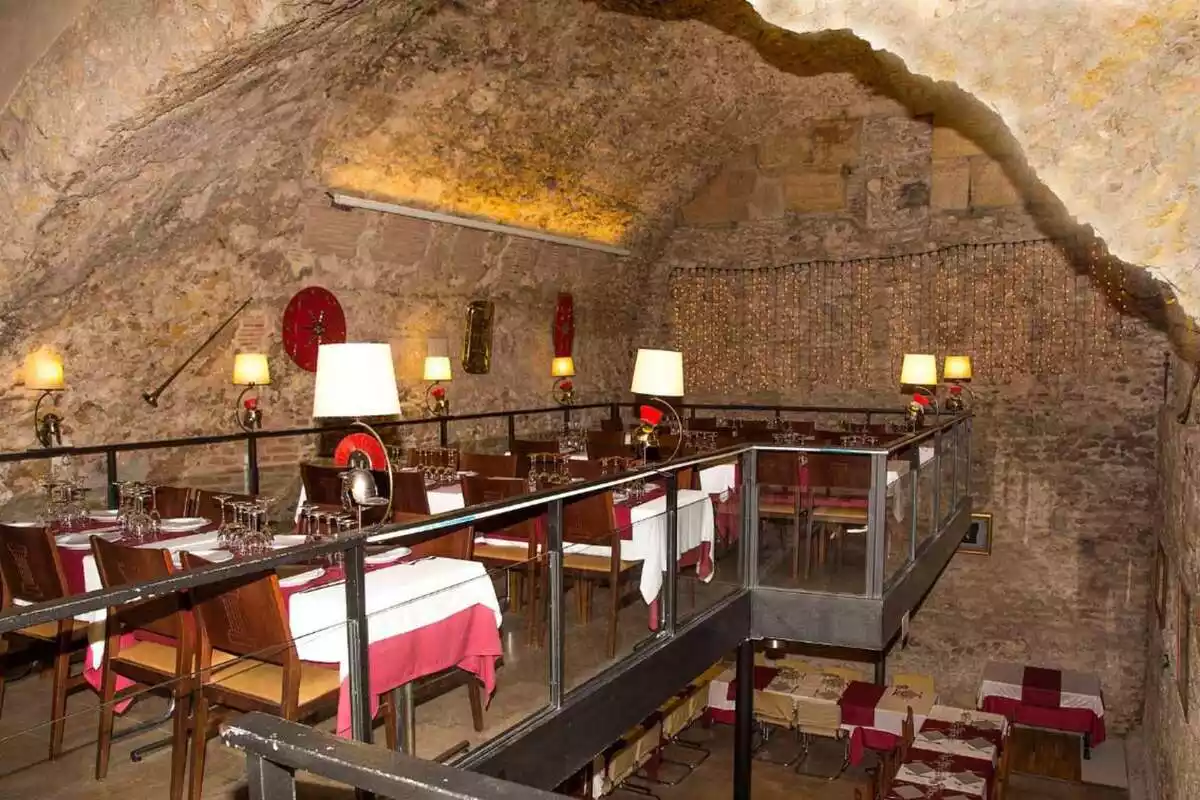 Imatge d'una de les sales del restaurant Les Voltes de Tarragona
