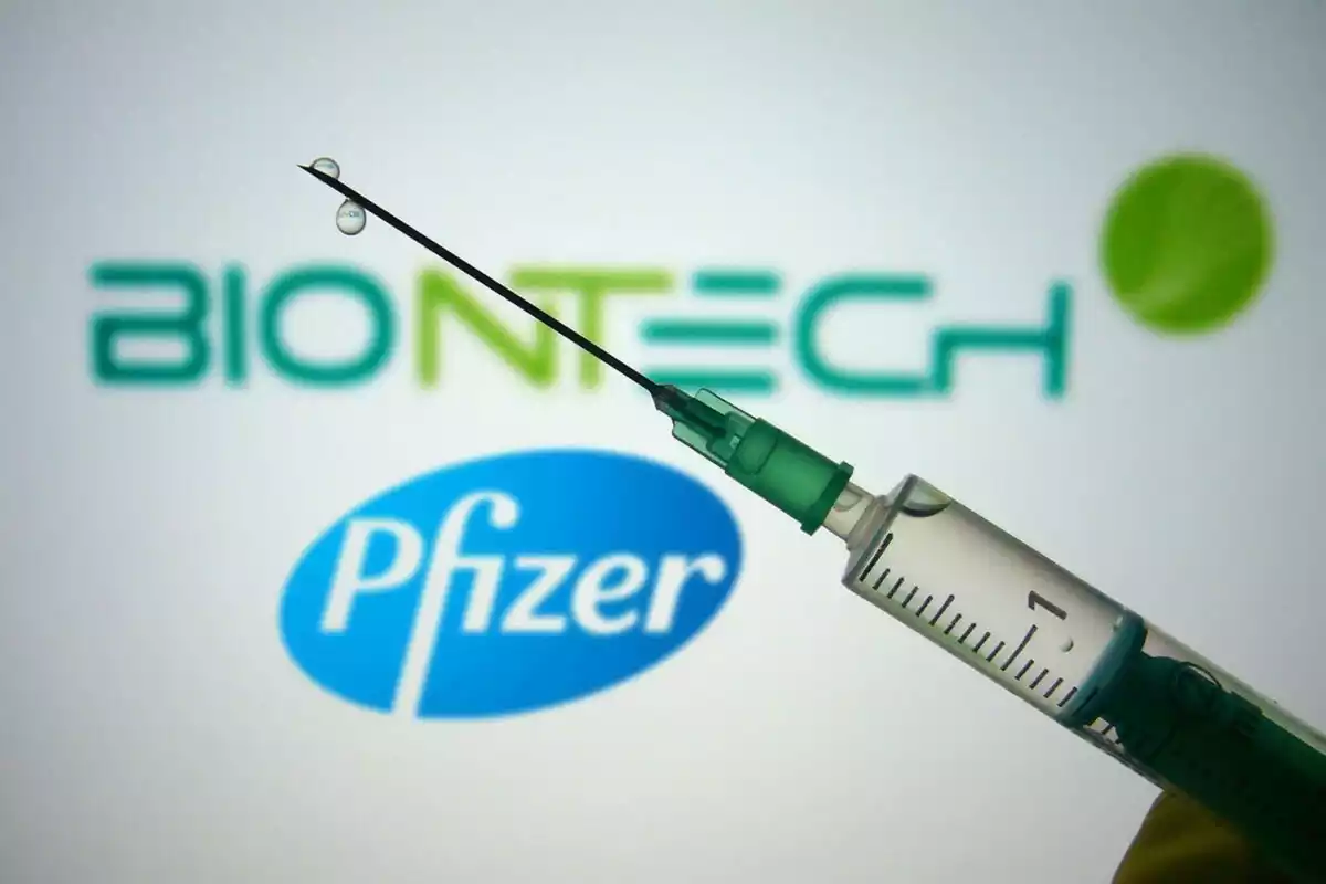 Imatge d'una dosi de la vacuna Pfizer.