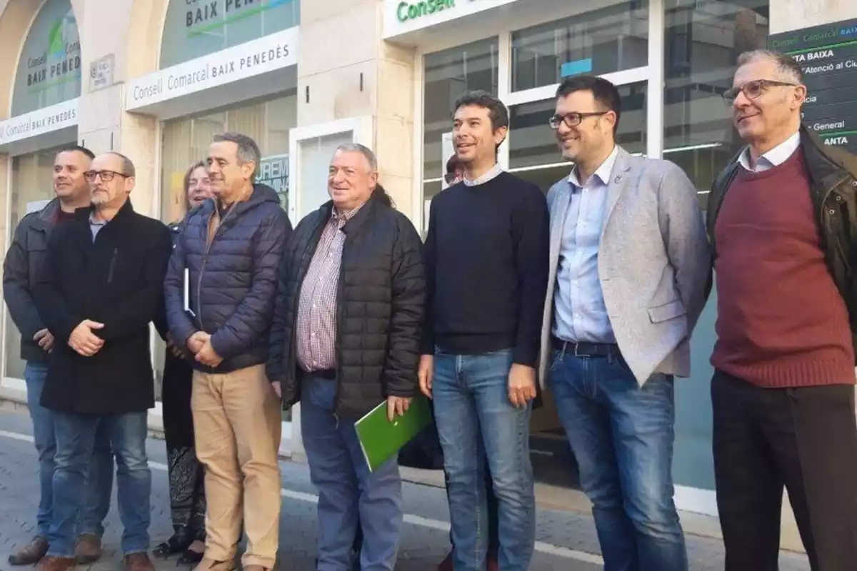 Diversos alcaldes del Baix Penedès, en una protesta del 2020.