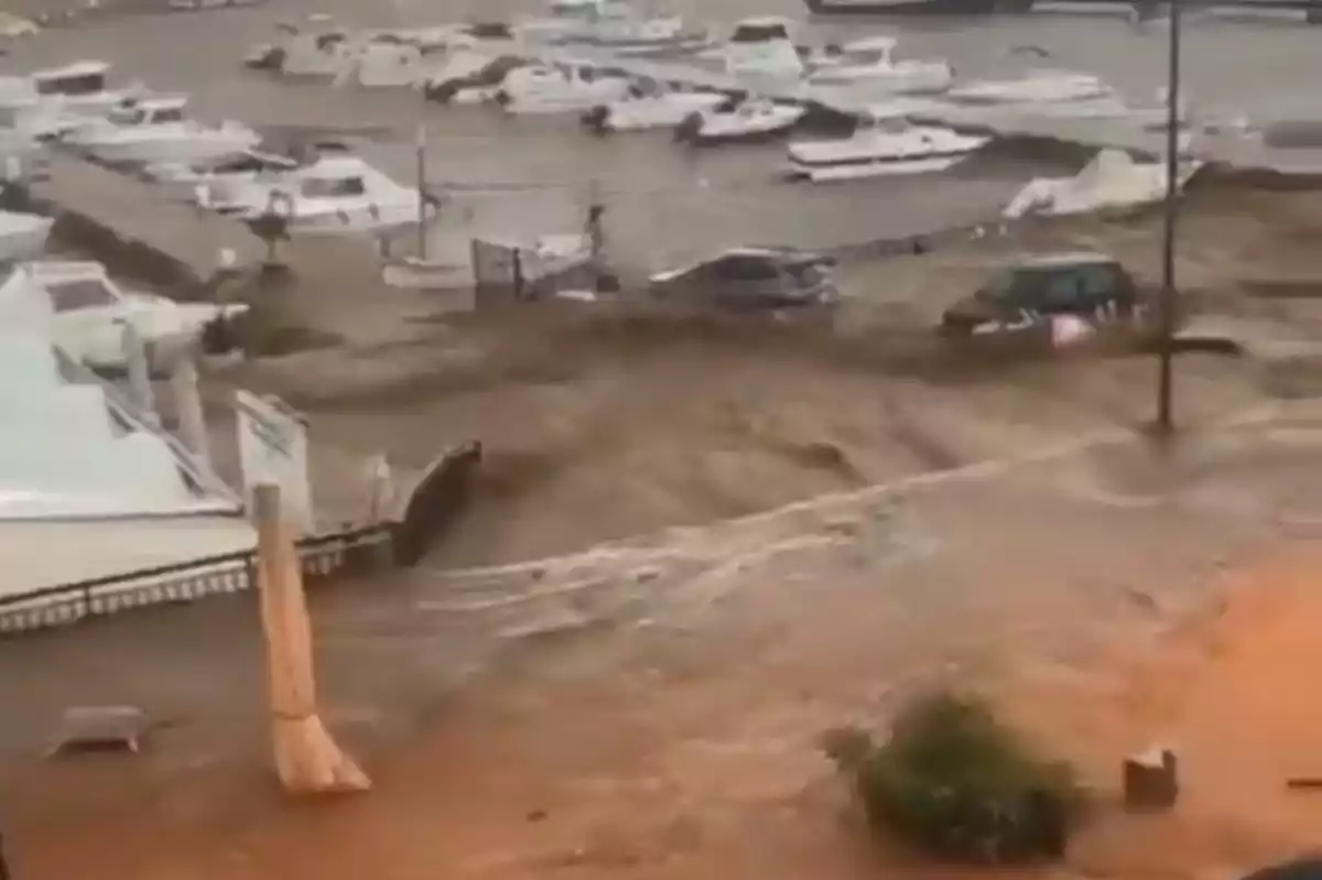 Imatge de les inundacions a les Cases d'Alcanar.
