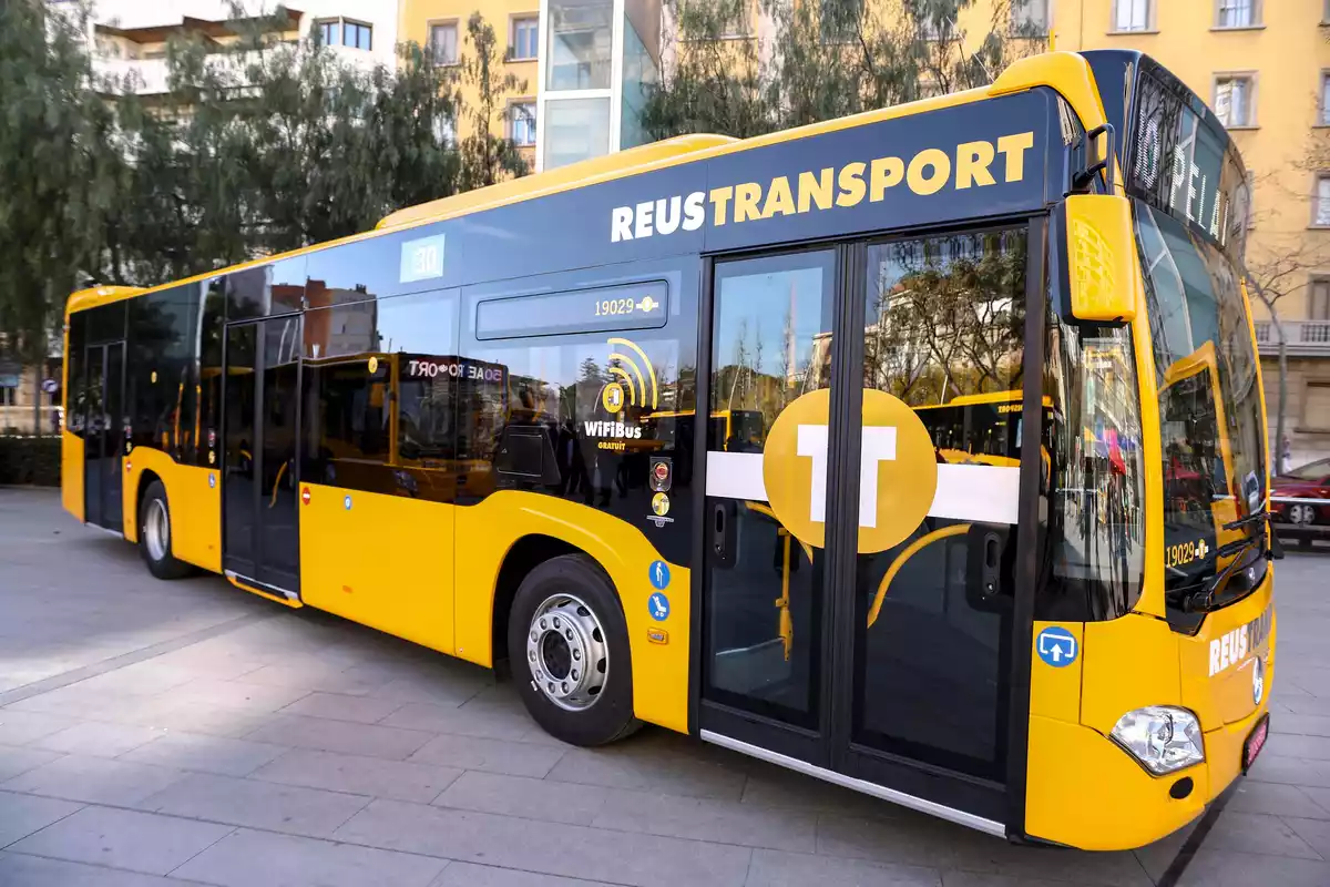 Un autobús municipal de Reus
