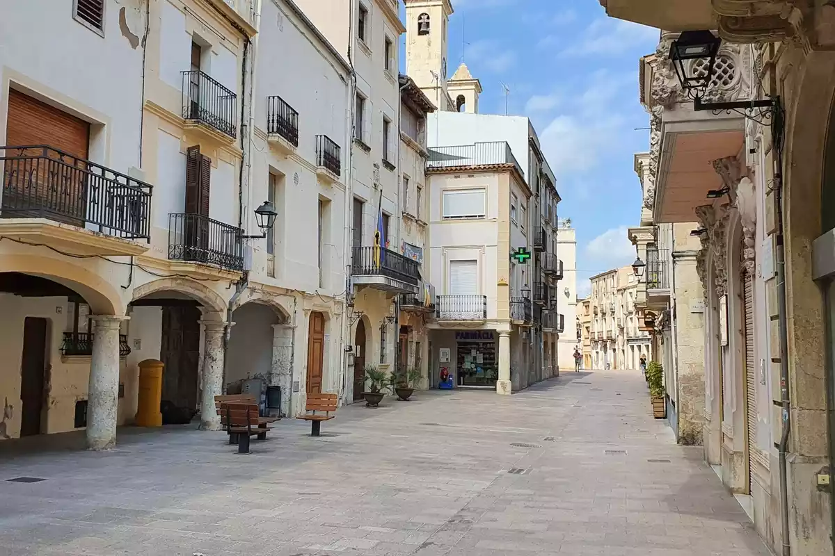 Un carrer del nucli antic de l'Arboç.
