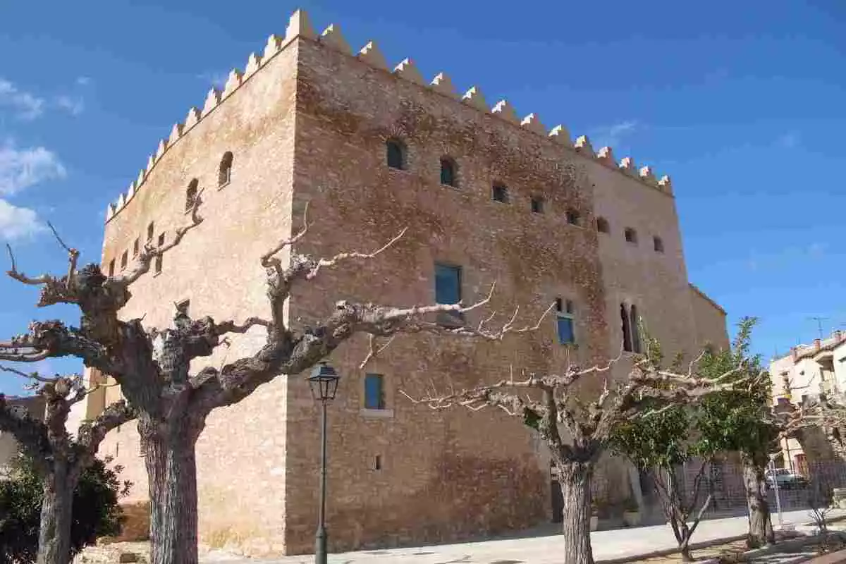 Façana exterior del castell de Rodonyà