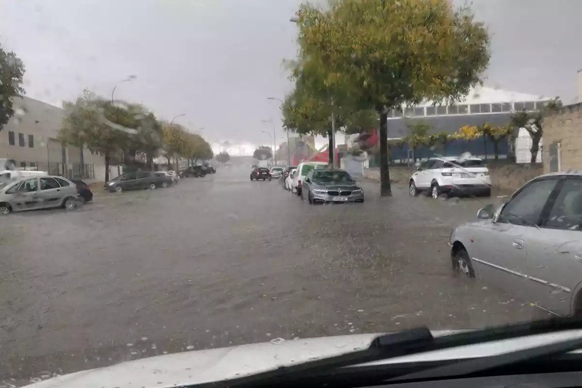 Carrer inundat.