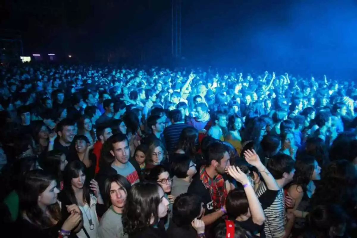 Persones en un concert a Valls