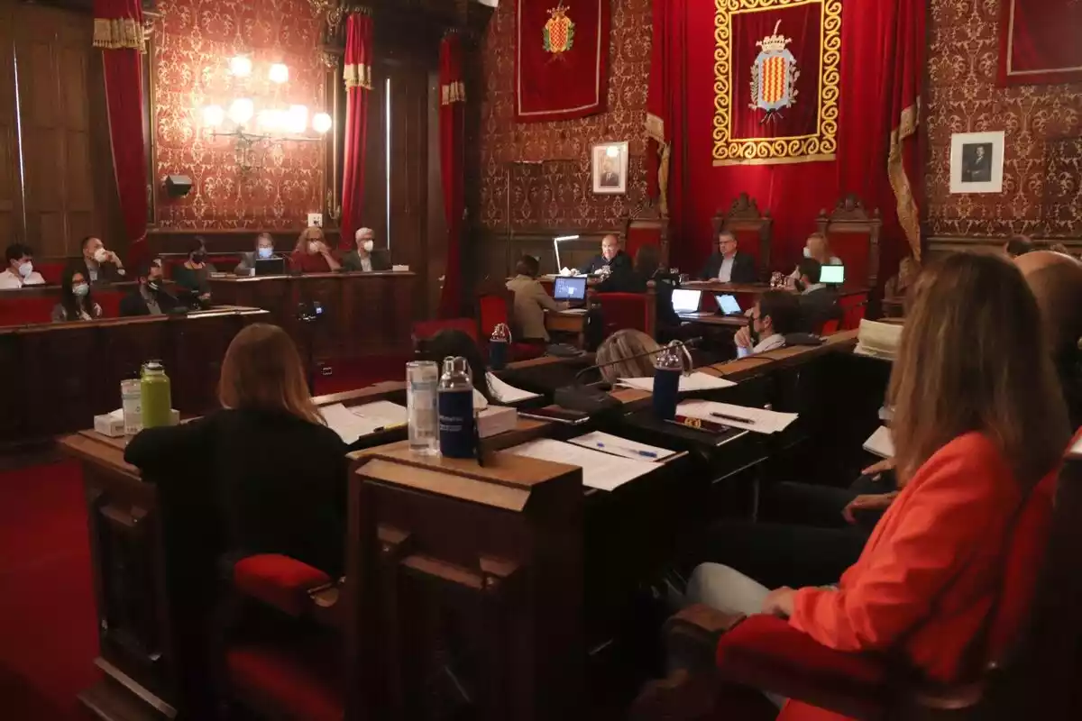Pla general del ple de l'Ajuntament de Tarragona, durant el debat d'ordenances