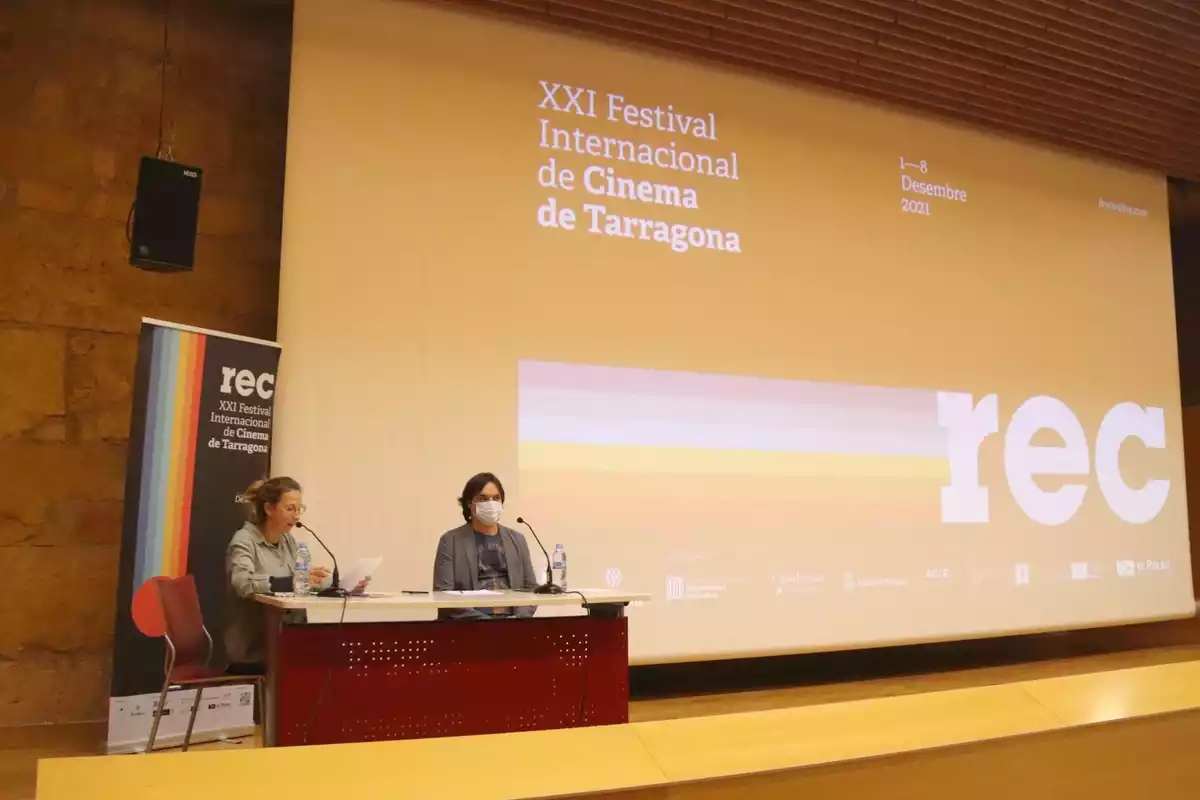 Pla obert de la presentació del festival REC, a l'Antiga Audiència de Tarragona