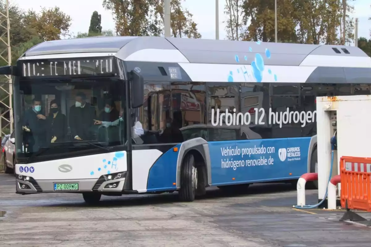 Pla obert de l'autobus d'hidrogen que s'està provant aquests dies a Tarragona