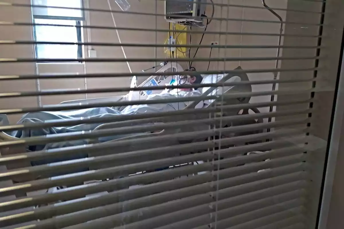 Un pacient semicrític ingressat a la Unitat de Monitoratge d'Urgències de l'hospital de Figueres