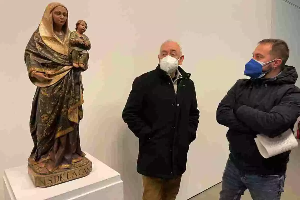 Jordi París al Museu de Valls amb una Mare de Déu