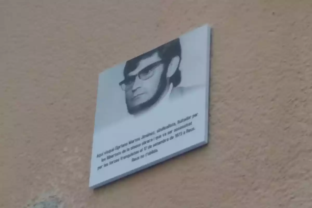 La placa dedicada a Cipriano Martos a Reus