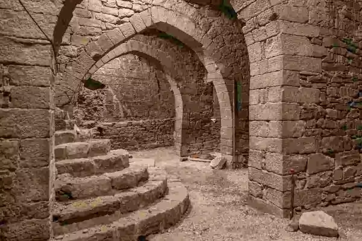 Soterrani del castell de Santa Coloma