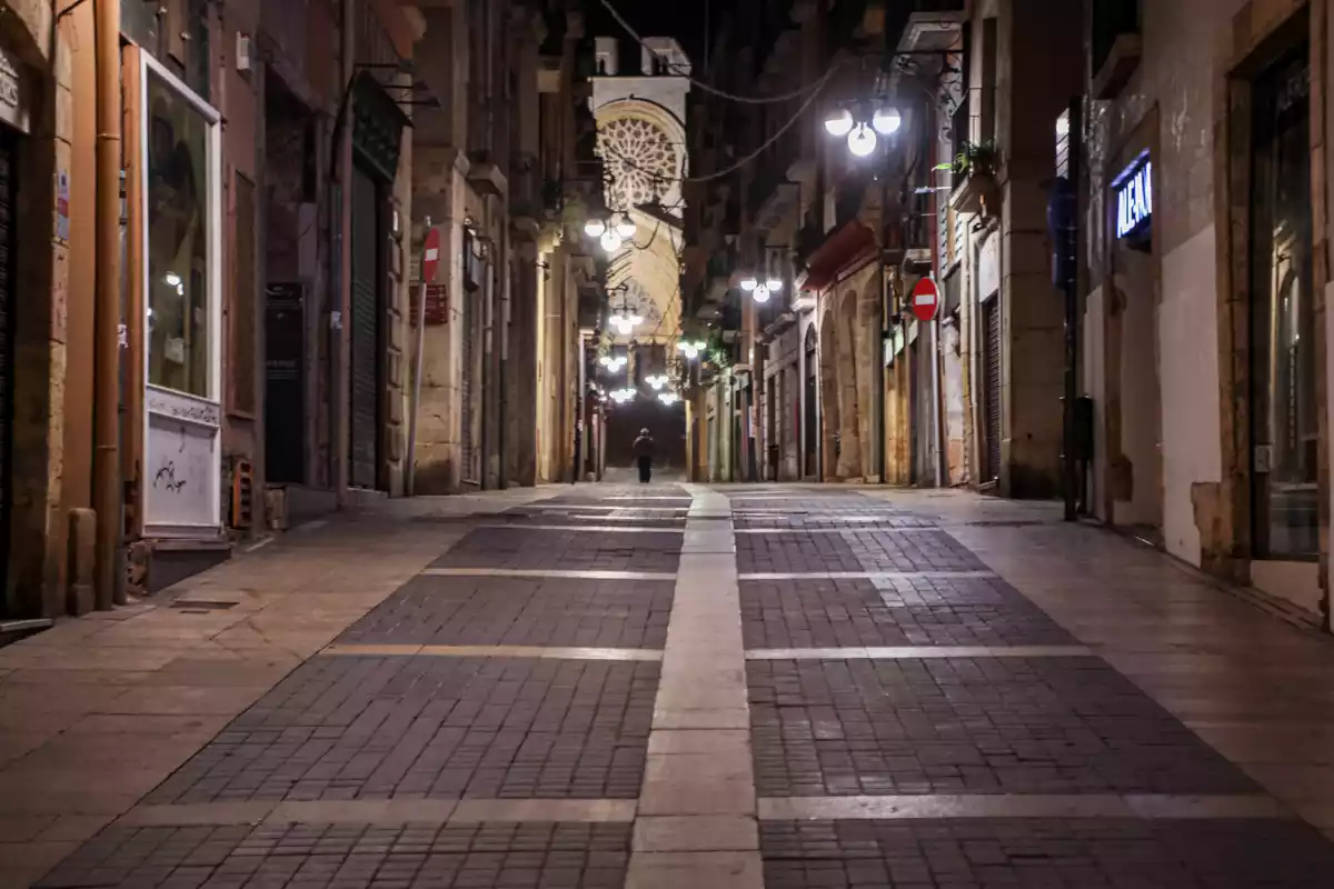 Un carrer de Tarragona durant el toc de queda