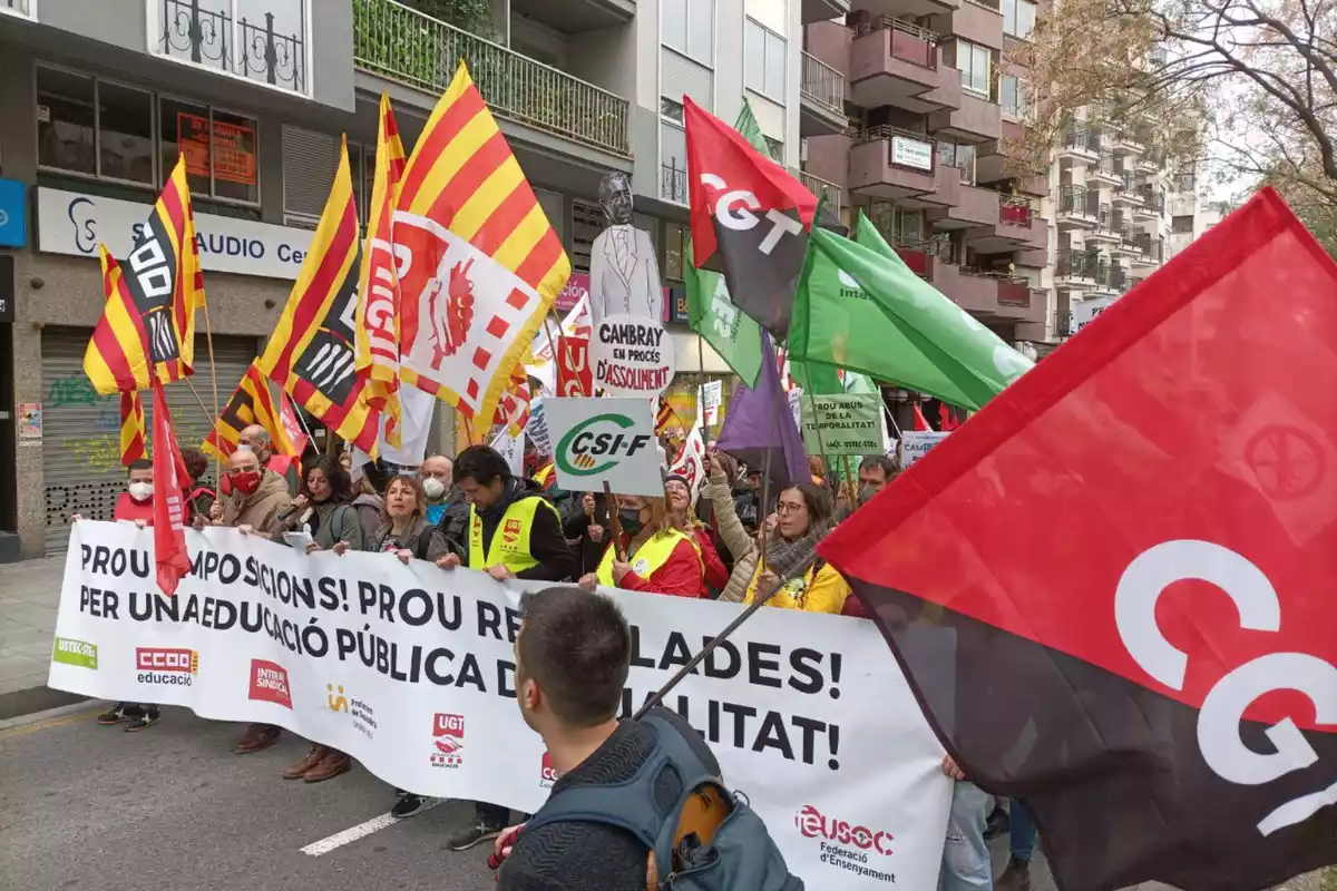 La manifestació de professors i professores durant la vaga a Tarragona