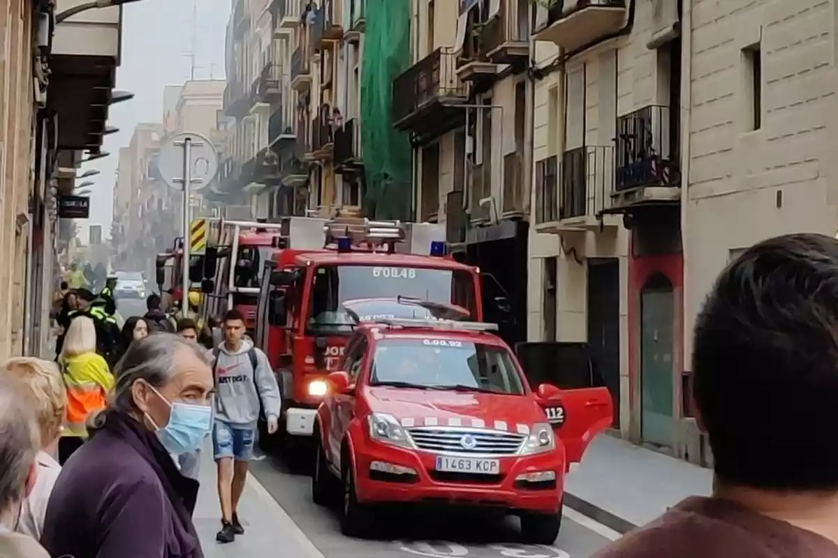 Els Bombers en un incendi al carrer del Roser de Reus