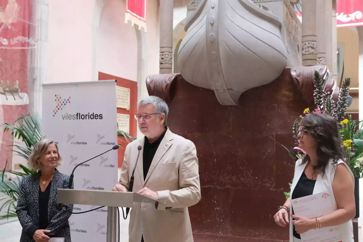 L'alcalde de Tarragona, Pau Ricomà, durant la roda de premsa sobre Viles Florides