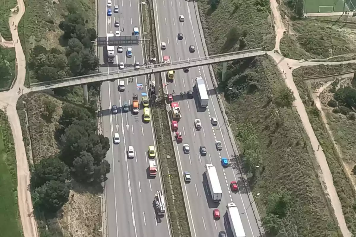 Un accident de trànsit a l'AP-7 a Mollet del Vallès