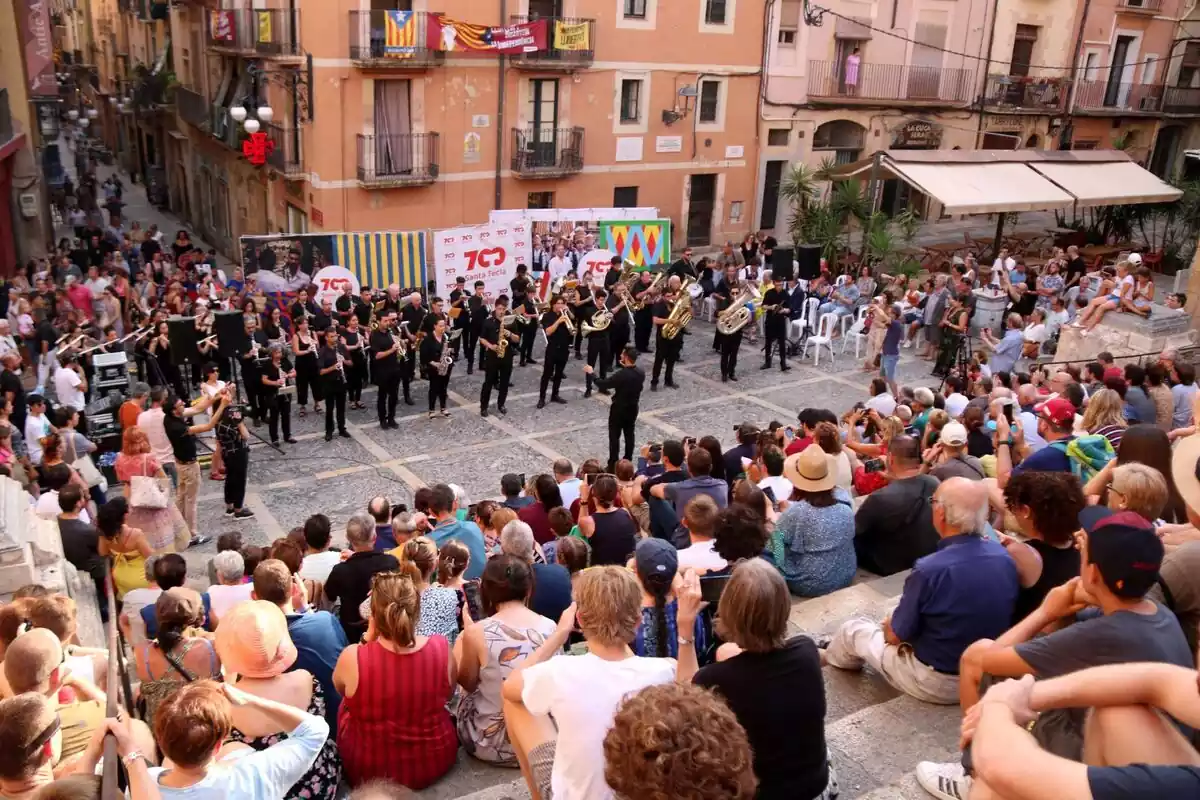 Banda tocant a Tarragona.