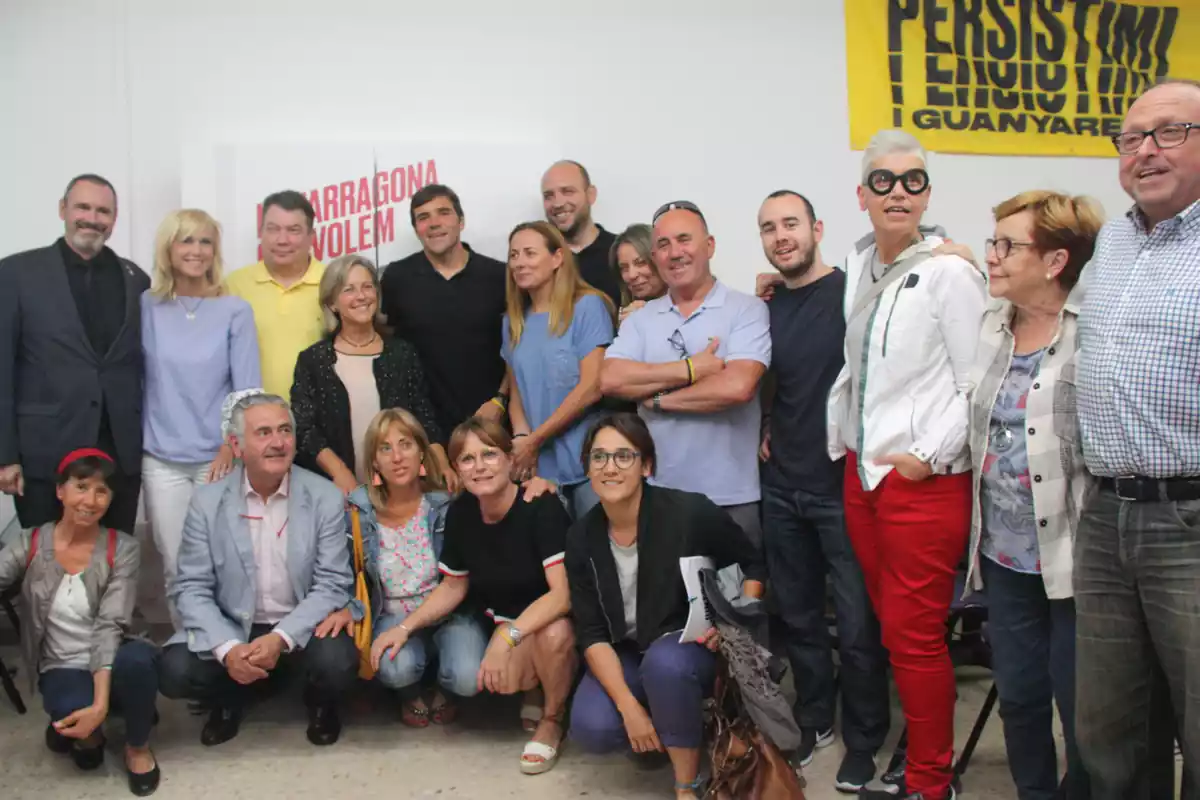 Els membresd e la llista de Junts per Tarragona i de l'assemblea local del PDeCAT