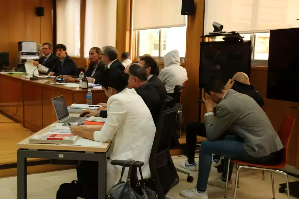 Els acusats pel crim de Masllorenç, a l'Audiència de Tarragona.