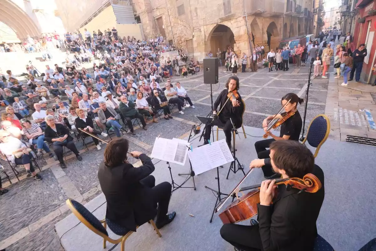 Imatge del concert de Tots Sants de Quartet Gerhard a la plaça de les Cols de Tarragona