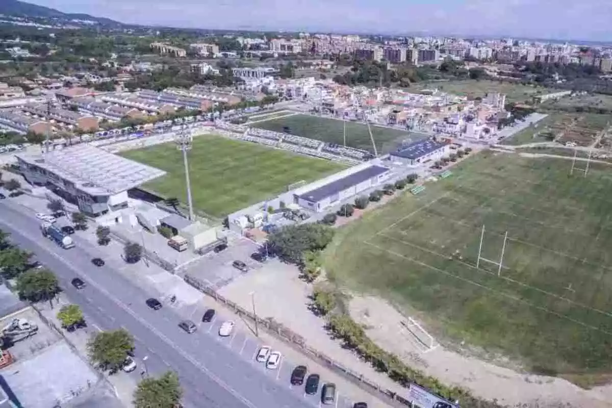 Imatge aèria de l'Estadi Municipal de Reus i els camps adjacents