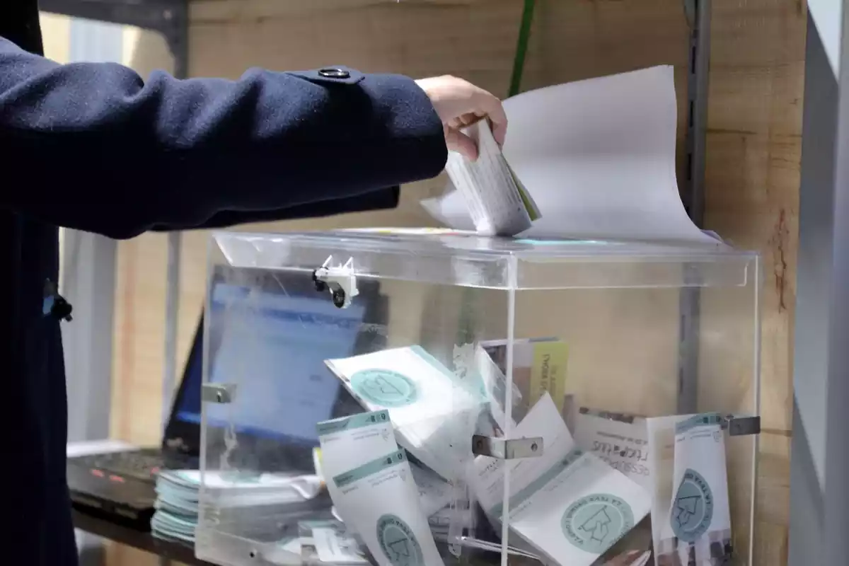 Imatge d'una urna per votar els Pressupostos Participatius del Morell
