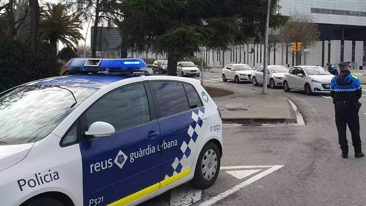 Un control de la Guàrdia Urbana de Reus durant l'estat d'alarma