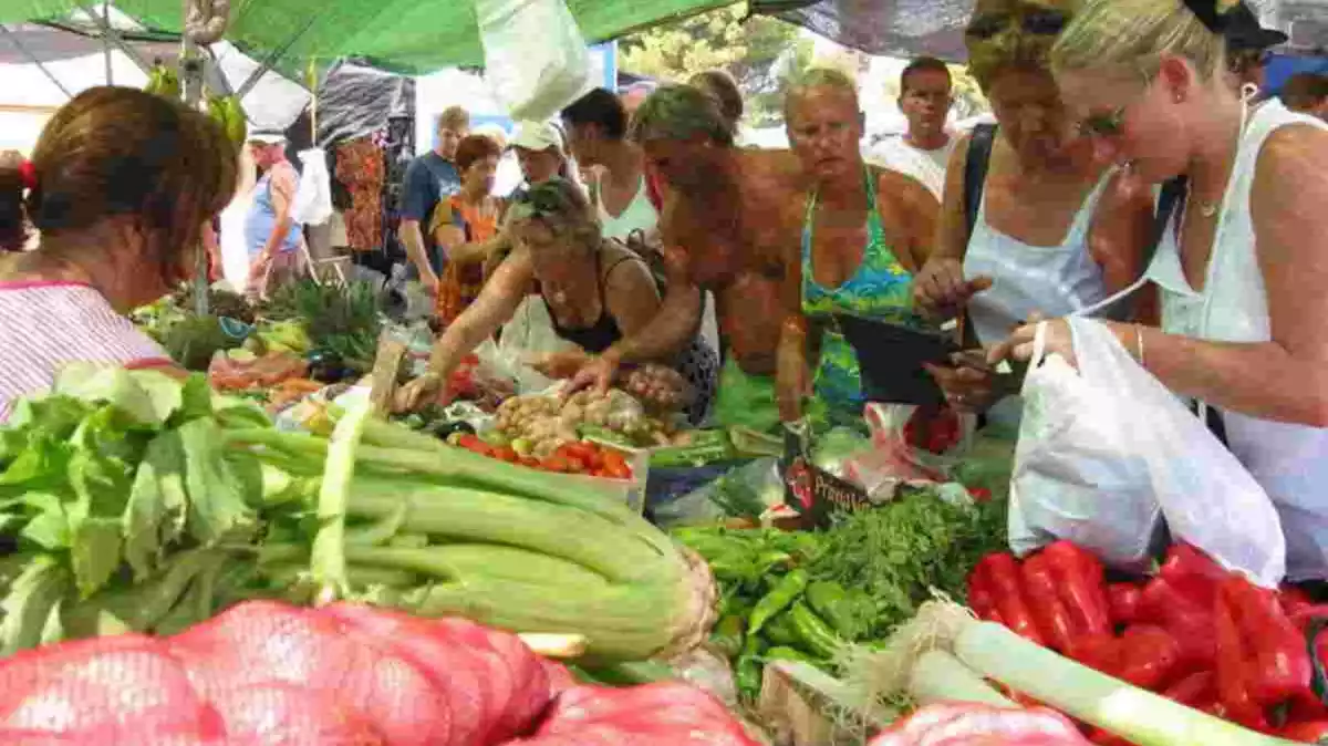 El mercat de l'Hospitalet de l'Infant.