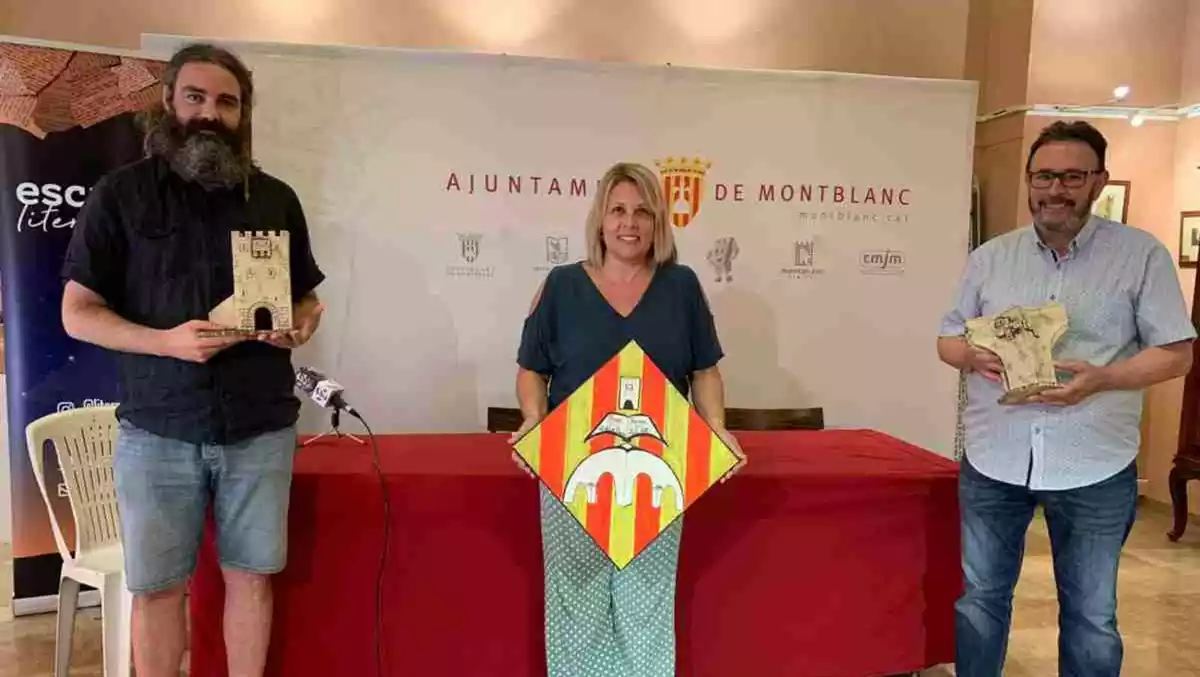 Judit Pere presentant la nova data del certamen literari 'Vila de Montblanc'