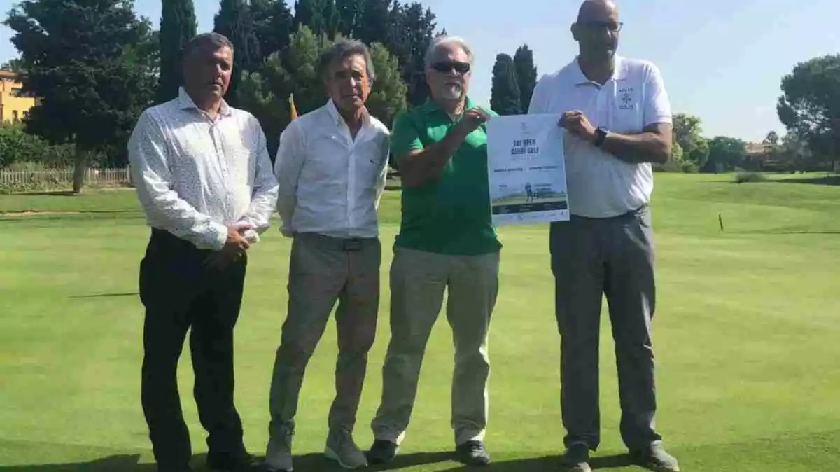 Responsables, fundadors i representants de l'Ajuntament a la presentació del Gaudí Reus Golf Club.
