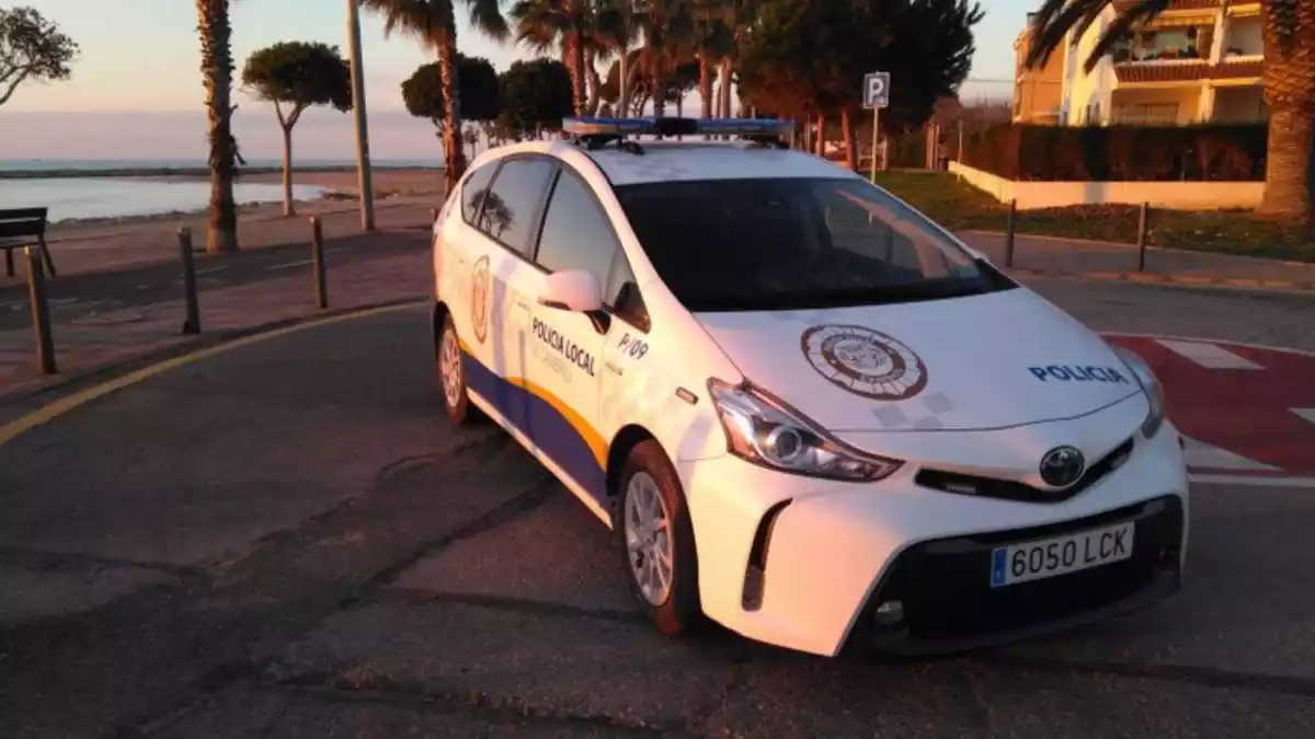 Imatge d'un vehicle de la Policia Local de Cambrils