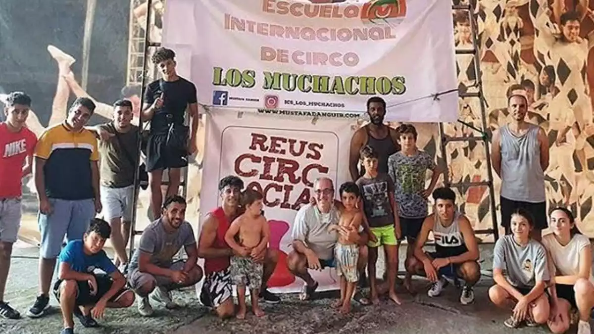 Membres de Reus Circ Social i del Circo de los Muchachos durant l'estada a Benposta