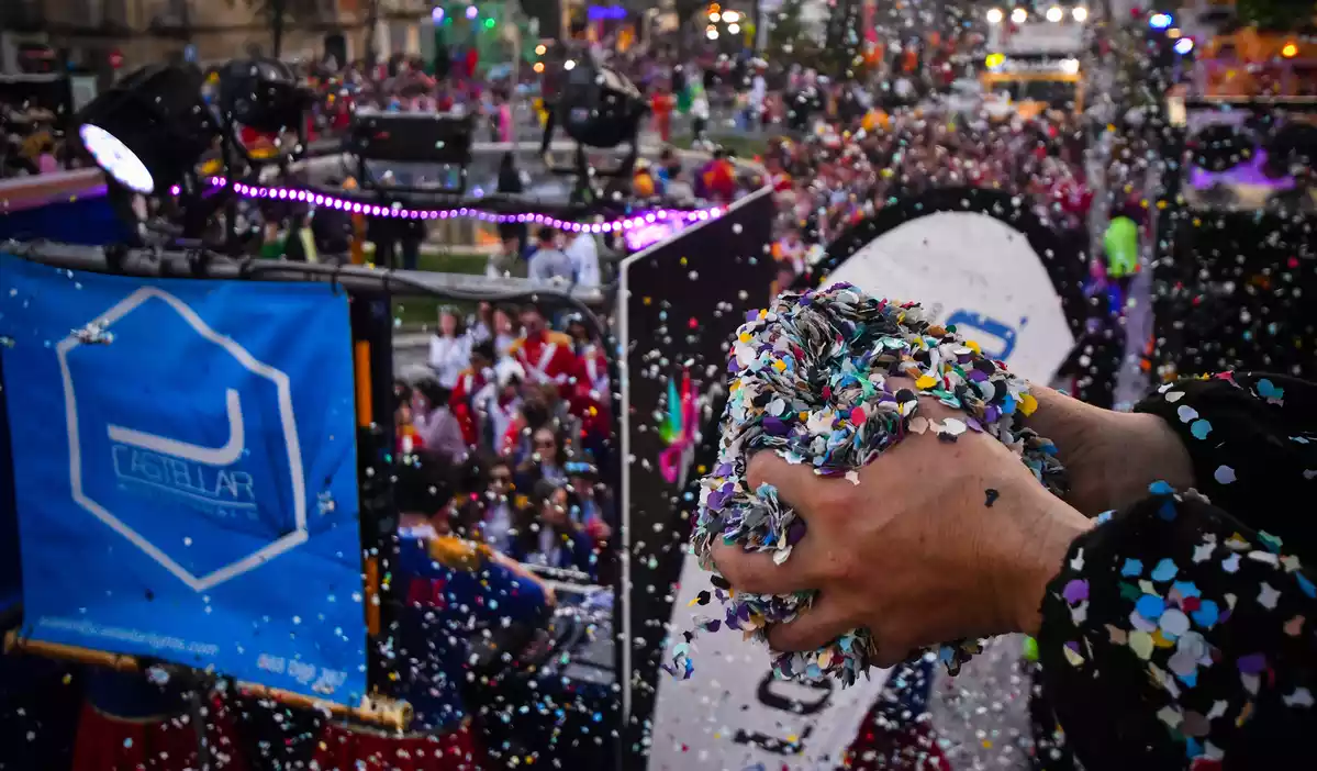 Les millors imatges de la Guerra de Confeti del Carnaval de Reus 2020