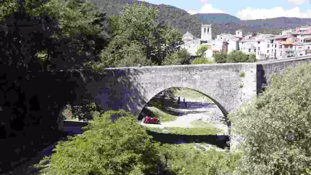 Pla general del pont medieval de Besalú, a la comarca de la Garrotxa