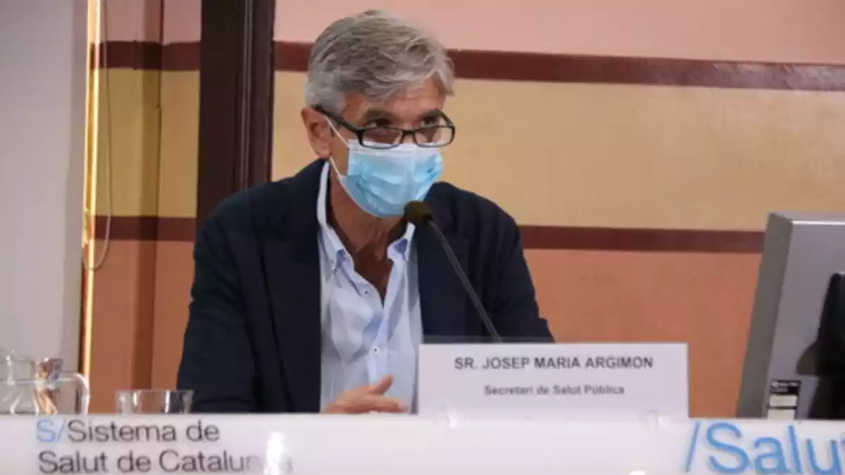 El secretari de Salut Pública, Josep Maria Argimon, en una roda de premsa amb mascareta