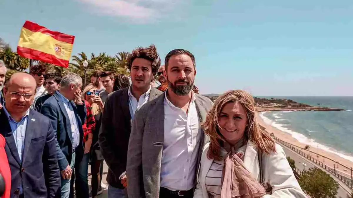 Isabel Lázaro i Santiago Abascal en un acte del partit a Tarragona