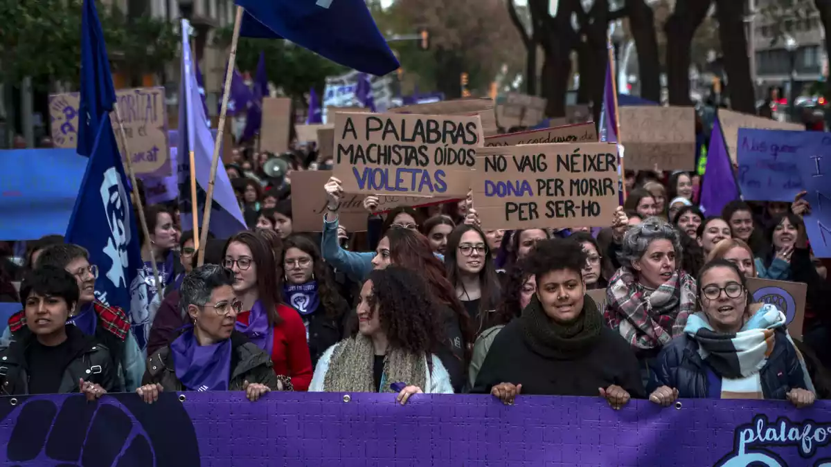 La manifestació feminista pel 8-M 2020 a Tarragona en imatges!